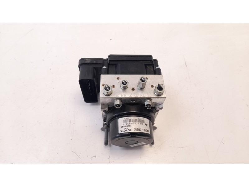 Recambio de abs para toyota yaris 1.5 16v cat referencia OEM IAM 445400D280  