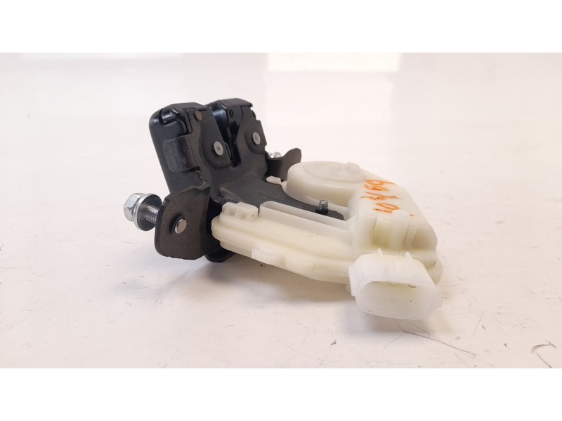 Recambio de cerradura maletero / porton para toyota yaris 1.5 16v cat referencia OEM IAM 6935002090  