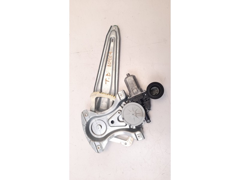Recambio de elevalunas trasero derecho para toyota yaris 1.5 16v cat referencia OEM IAM 698300D220  