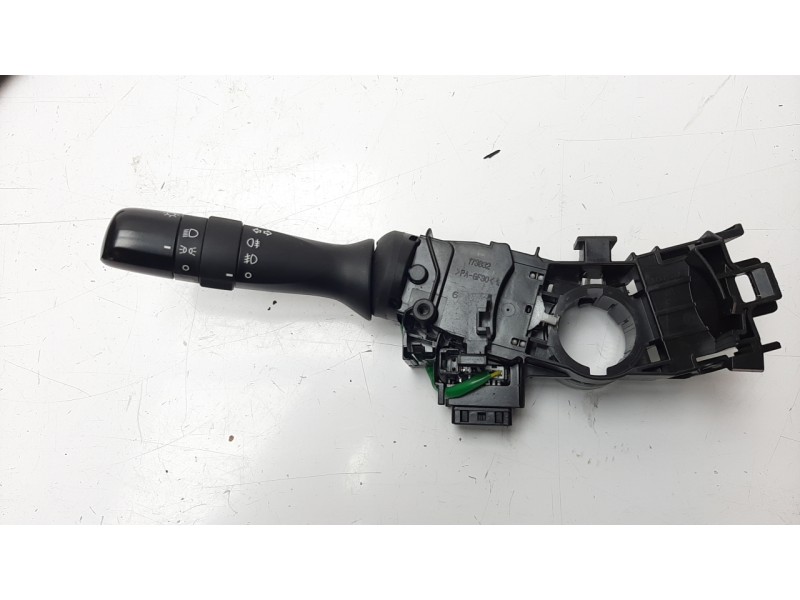 Recambio de mando intermitentes para toyota yaris 1.5 16v cat referencia OEM IAM 173832  