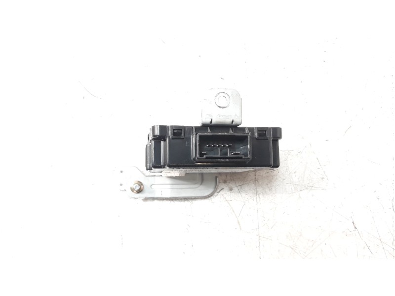Recambio de modulo electronico para hyundai kona 1.0 tgdi cat referencia OEM IAM 95300J900  