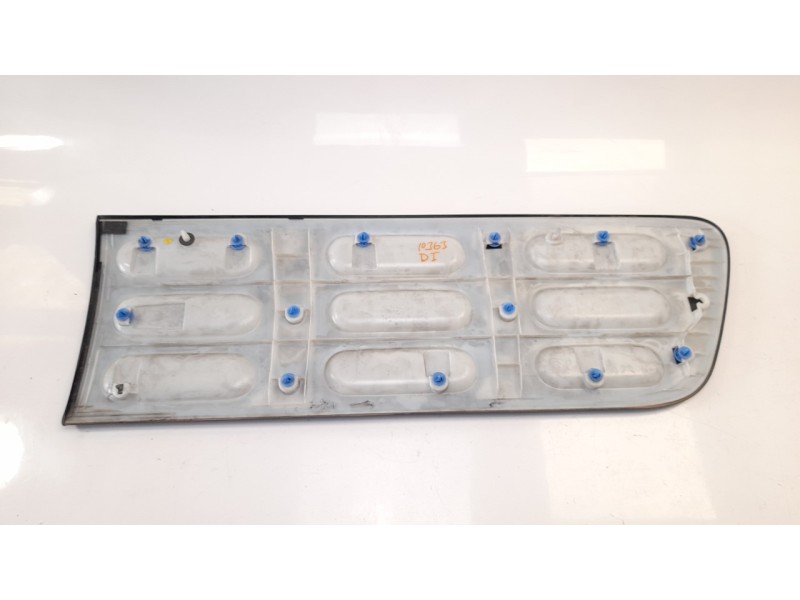Recambio de moldura para citroen c4 cactus 1.2 12v vti referencia OEM IAM 9801023580  