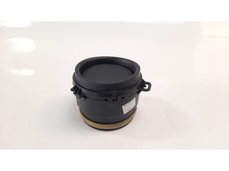 Recambio de rejilla aireadora para toyota yaris city referencia OEM IAM 556800D020C8  