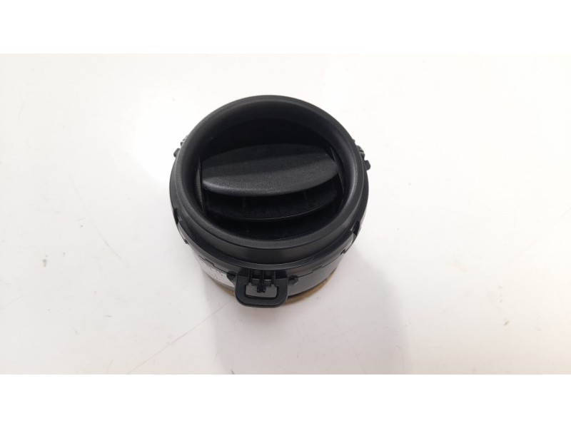 Recambio de rejilla aireadora para toyota yaris city referencia OEM IAM 556800D020C8  