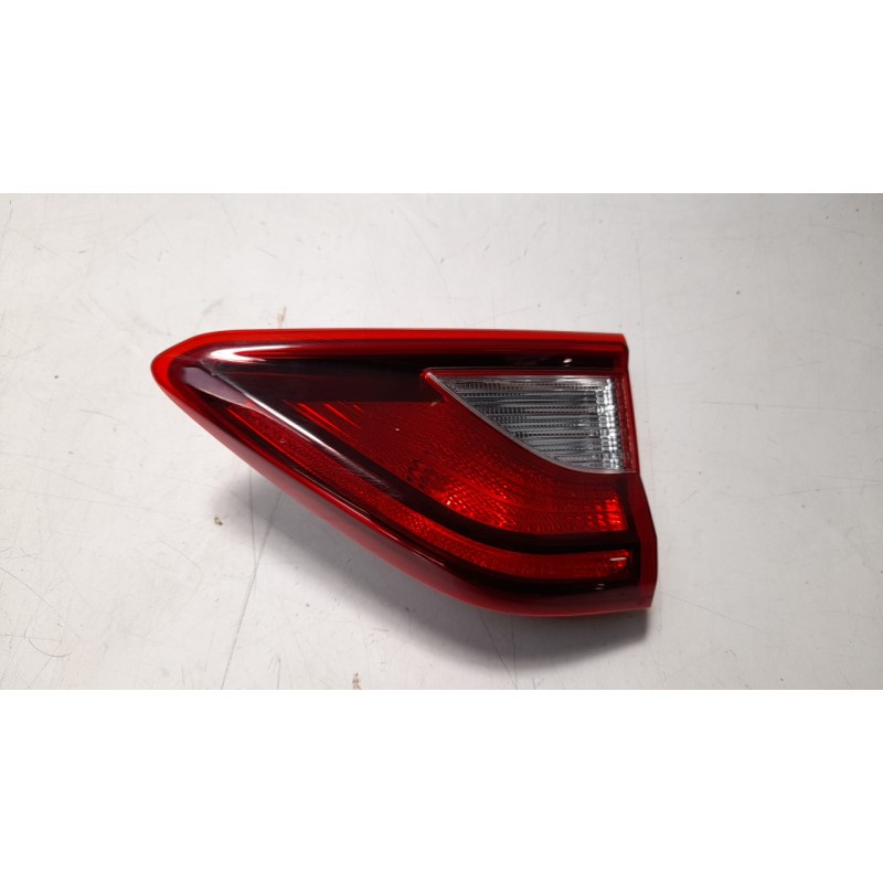 Recambio de piloto trasero derecho interior para kia stonic (ybcuv) 1.2 cat referencia OEM IAM 92404H8400  