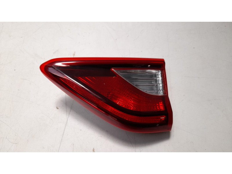 Recambio de piloto trasero derecho interior para kia stonic (ybcuv) 1.2 cat referencia OEM IAM 92404H8400  