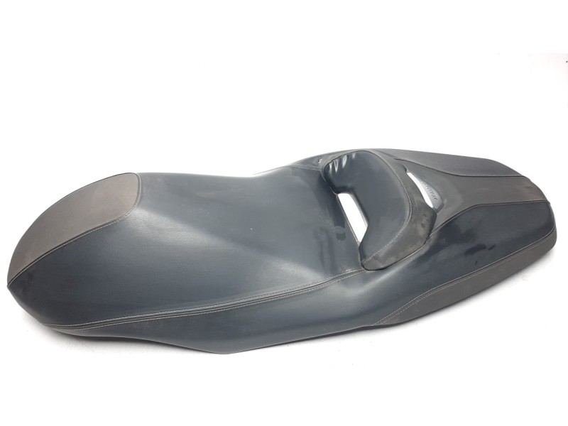 Recambio de asiento para yamaha x-max 125 referencia OEM IAM BL1F470E  