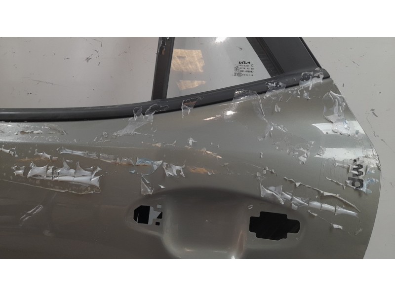 Recambio de puerta trasera izquierda para kia stonic (ybcuv) 1.2 cat referencia OEM IAM 77003H8400  