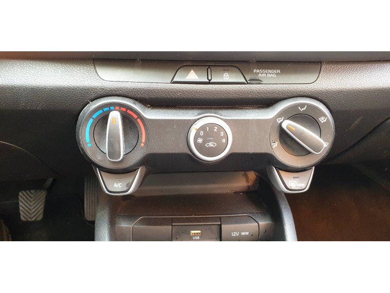 Recambio de mando calefaccion / aire acondicionado para kia stonic (ybcuv) 1.2 cat referencia OEM IAM 97250H8020LEF  