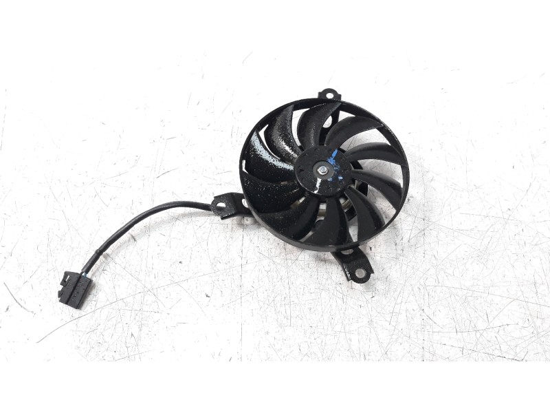 Recambio de electroventilador para yamaha x-max 125 referencia OEM IAM B74E24050000  
