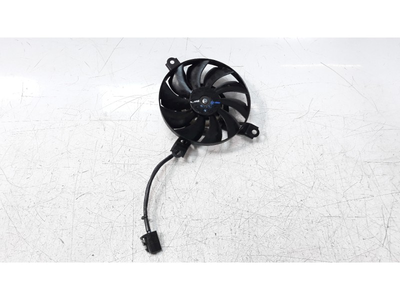 Recambio de electroventilador para yamaha x-max 125 referencia OEM IAM B74E24050000  