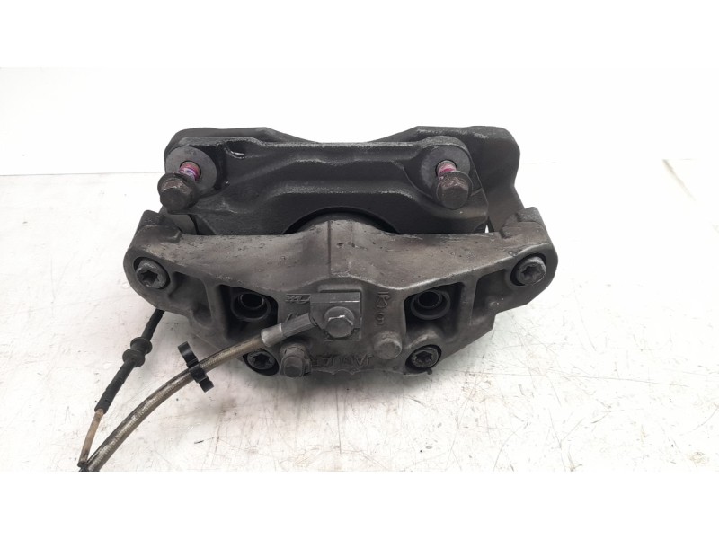Recambio de pinza de freno delantera izquierda para jaguar xf 3.0 v6 diesel cat referencia OEM IAM C2D3107  
