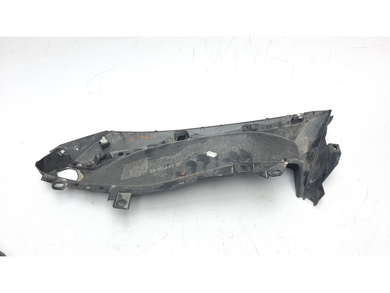 Recambio de moldura para yamaha x-max 125 referencia OEM IAM BL1F748800  