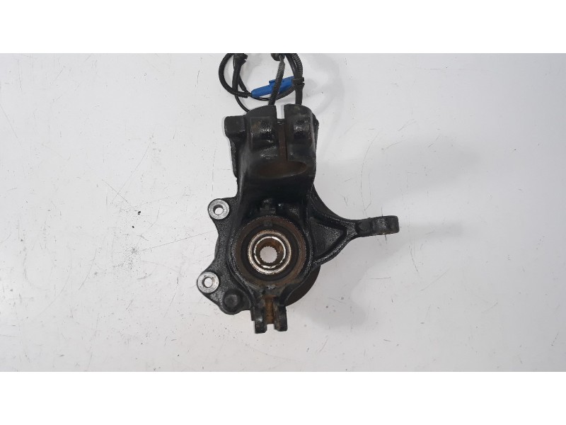Recambio de mangueta delantera derecha para peugeot 208 1.6 16v hdi fap referencia OEM IAM 364790  