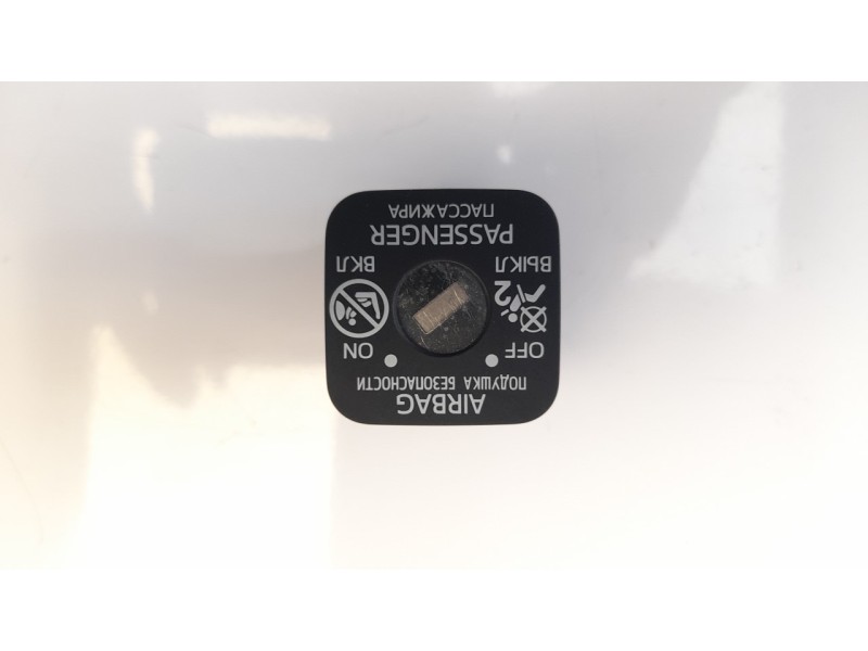 Recambio de interruptor para toyota yaris city referencia OEM IAM   