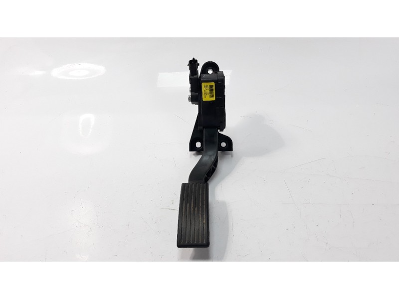 Recambio de potenciometro pedal para hyundai i20 1.2 16v cat referencia OEM IAM 351904A700  