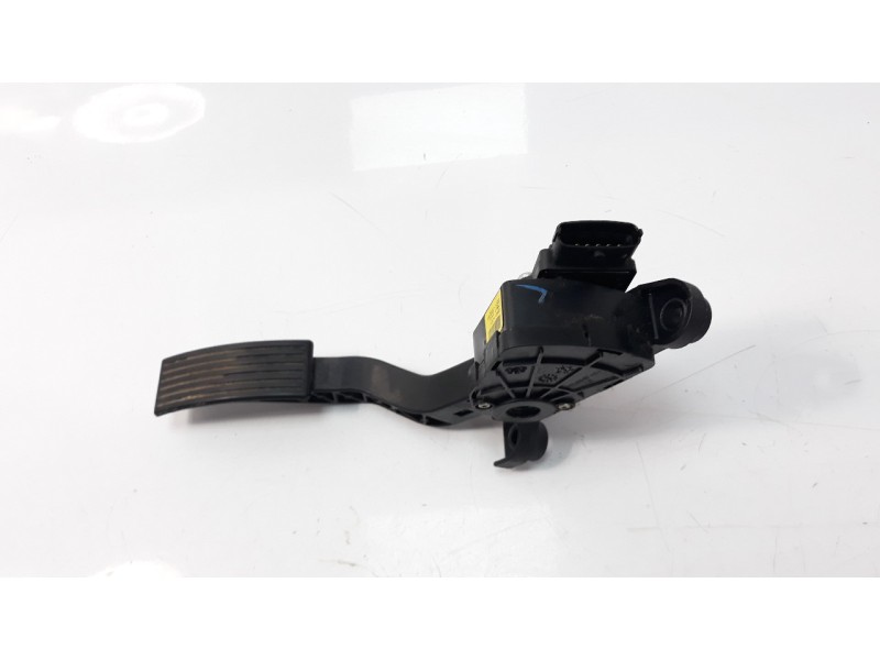 Recambio de potenciometro pedal para hyundai i20 1.2 16v cat referencia OEM IAM 351904A700  