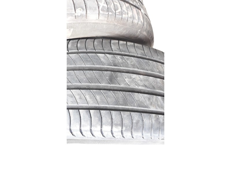 Recambio de neumatico para hyundai kona 1.0 tgdi cat referencia OEM IAM 2355019  