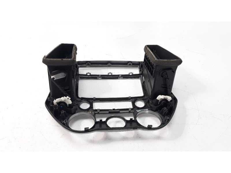 Recambio de rejilla aireadora para hyundai i20 1.2 16v cat referencia OEM IAM 847041J630  