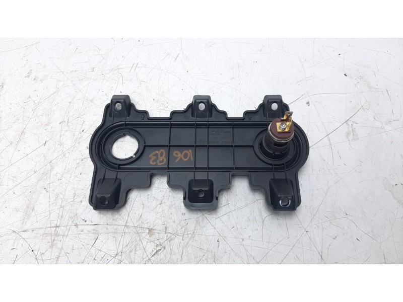Recambio de moldura para hyundai kona referencia OEM IAM 84639K4010  