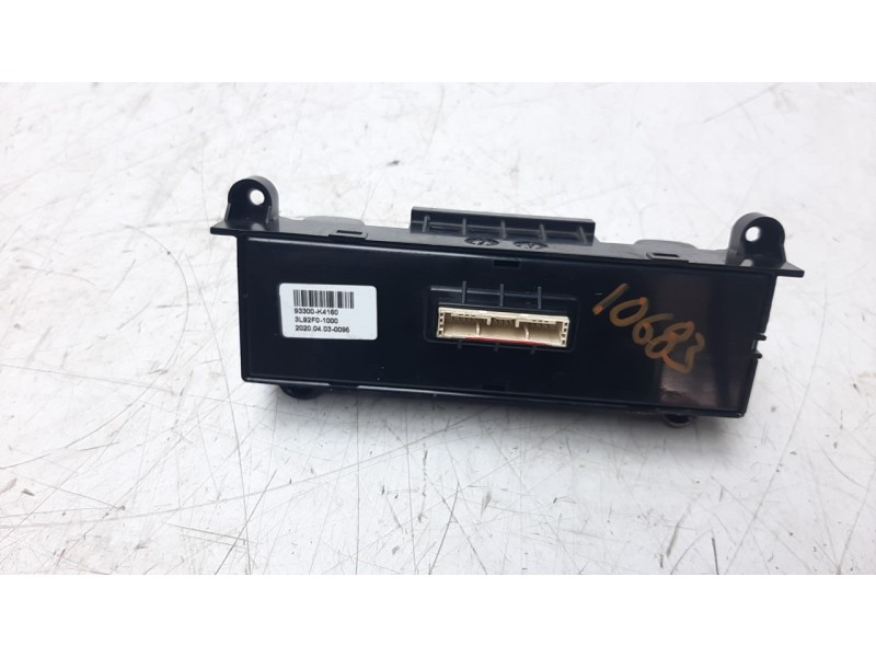 Recambio de mando multifuncion para hyundai kona referencia OEM IAM 93300K4160  