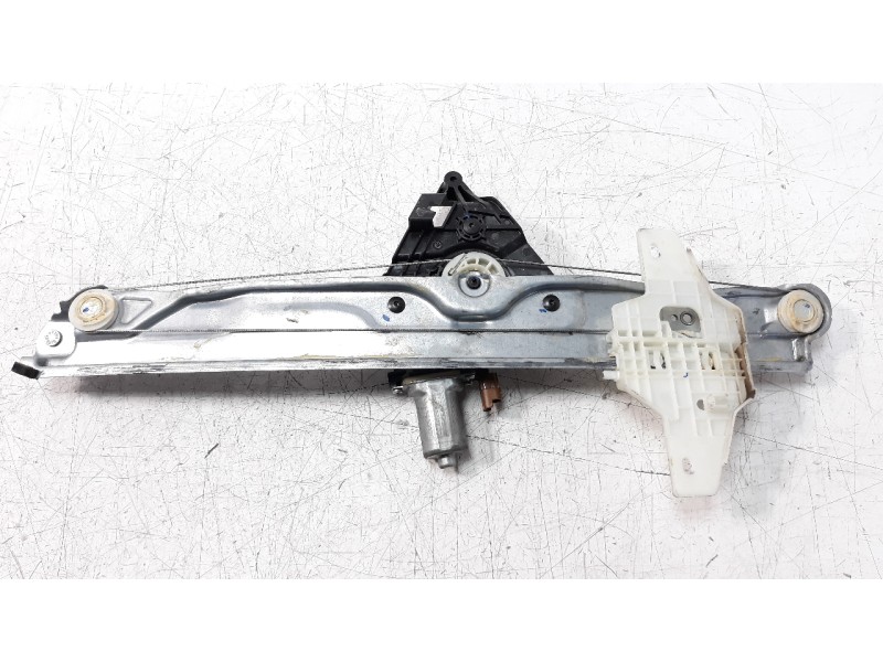 Recambio de elevalunas trasero derecho para dacia jogger expression jogger referencia OEM IAM 827204972R  