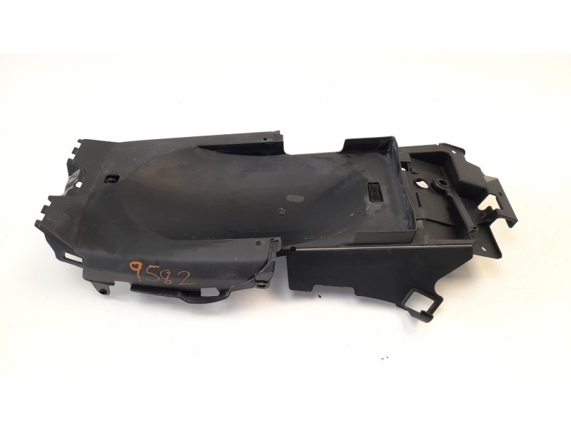 Recambio de guardabarros trasero para honda cb500 x cb500 x referencia OEM IAM 80105MGZ  