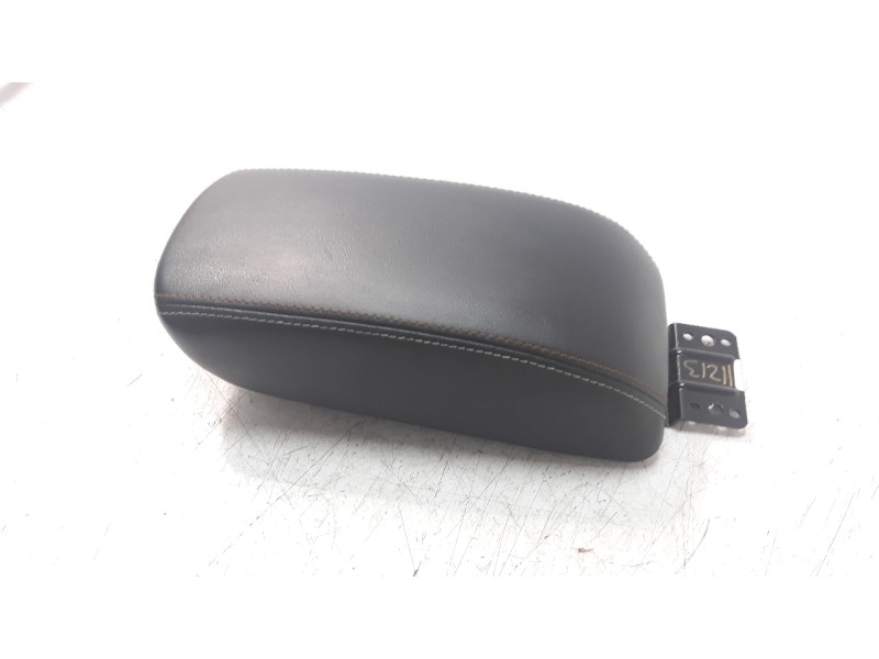 Recambio de apoyabrazos central para jeep compass ii 2.0 m-jet cat referencia OEM IAM 2031563XW1  