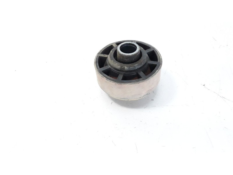 Recambio de soporte motor para land rover discovery 2.7 td v6 cat referencia OEM IAM KVF500140  