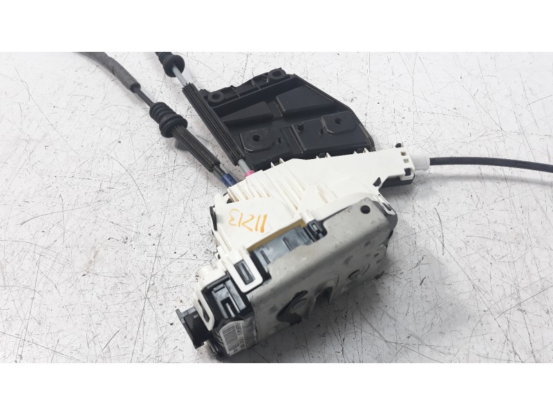 Recambio de cerradura puerta trasera derecha para jeep compass ii 2.0 m-jet cat referencia OEM IAM 04589914AE 68466852AA 