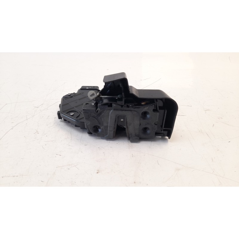 Recambio de cerradura puerta trasera izquierda para land rover discovery 2.7 td v6 cat referencia OEM IAM FQM500307 7H5A26413AC 