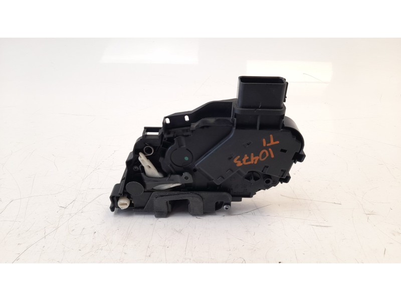 Recambio de cerradura puerta trasera izquierda para land rover discovery 2.7 td v6 cat referencia OEM IAM FQM500307 7H5A26413AC 