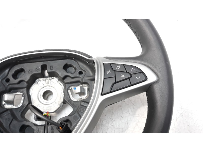 Recambio de volante para dacia jogger expression jogger referencia OEM IAM 484007828R  