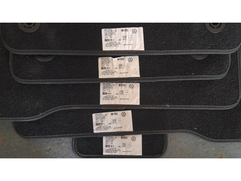Recambio de juego alfombrillas para volkswagen touran (5t1) 2.0 tdi referencia OEM IAM 5TB864435 5TB864436 5TA864450