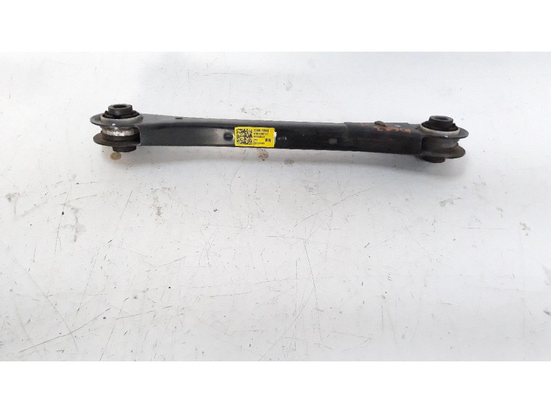 Recambio de brazo suspension superior trasero derecho para hyundai kona referencia OEM IAM 55260F  