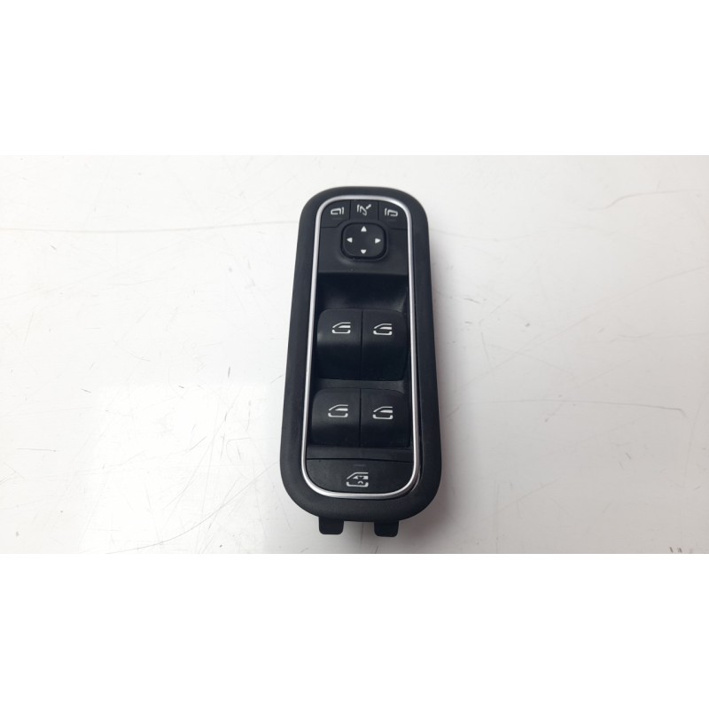 Recambio de mando elevalunas delantero izquierdo para mercedes-benz cla-klasse (bm 118) 1.3 cat referencia OEM IAM A1679050101  