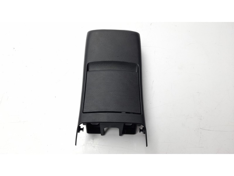 Recambio de rejilla aireadora para mercedes-benz cla-klasse (bm 118) 1.3 cat referencia OEM IAM 138508703  