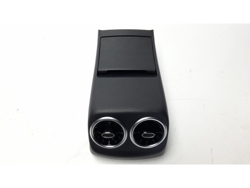 Recambio de rejilla aireadora para mercedes-benz cla-klasse (bm 118) 1.3 cat referencia OEM IAM 138508703  