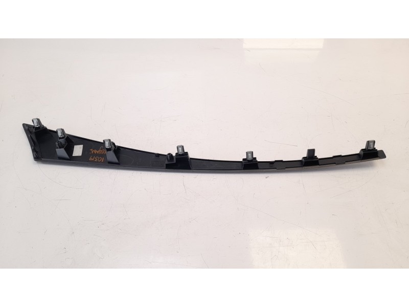 Recambio de moldura para renault megane iii berlina 5 p limited referencia OEM IAM 684120007R  