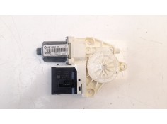 MOTOR ELEVALUNAS TRASERO DERECHO 827306548R 966363200 