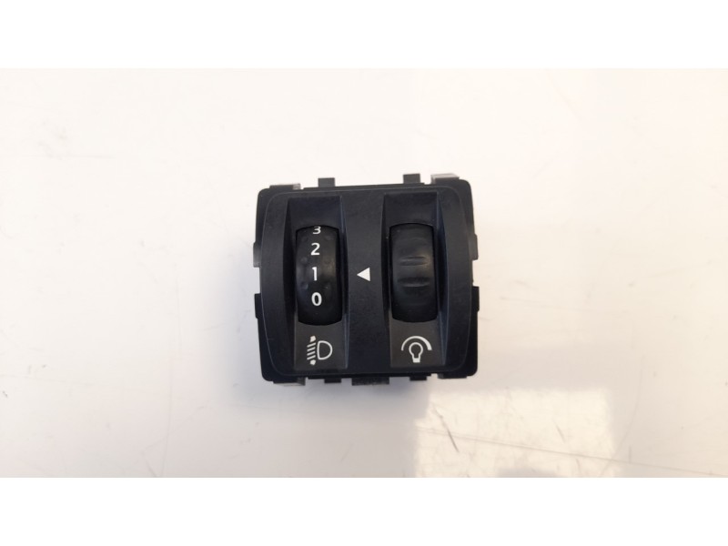 Recambio de interruptor para renault megane iii berlina 5 p limited referencia OEM IAM 251900567R  