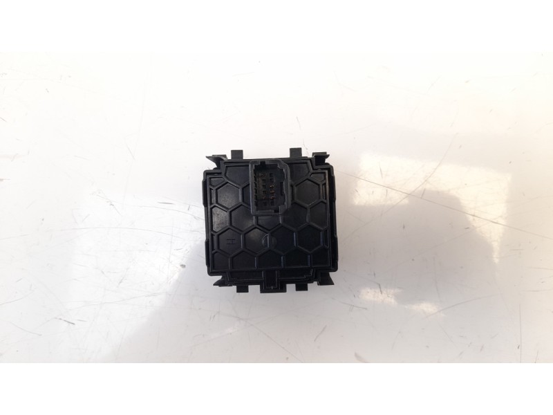 Recambio de interruptor para renault megane iii berlina 5 p limited referencia OEM IAM 251900567R  