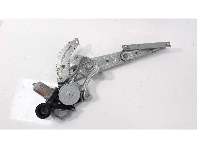 Recambio de elevalunas trasero derecho para infiniti q50 3.5 v6 cat (híbrido) referencia OEM IAM 827504GA0A  