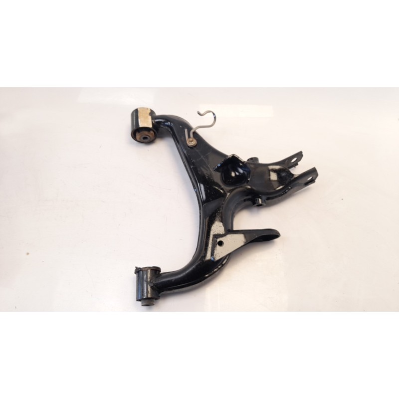 Recambio de brazo suspension inferior trasero derecho para land rover discovery 2.7 td v6 cat referencia OEM IAM LR051592  