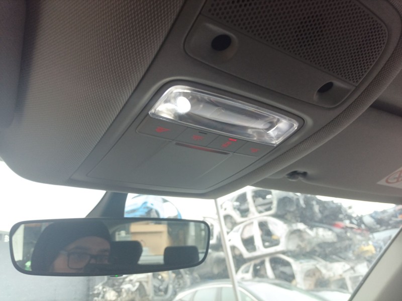 Recambio de luz interior para audi q3 (8ug) attraction quattro referencia OEM IAM   
