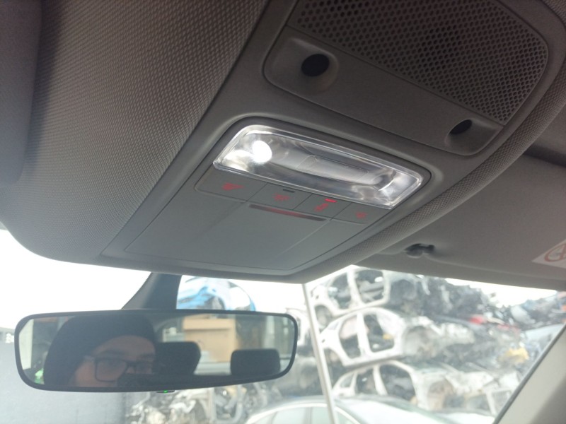 Recambio de luz interior para audi q3 (8ug) attraction quattro referencia OEM IAM   
