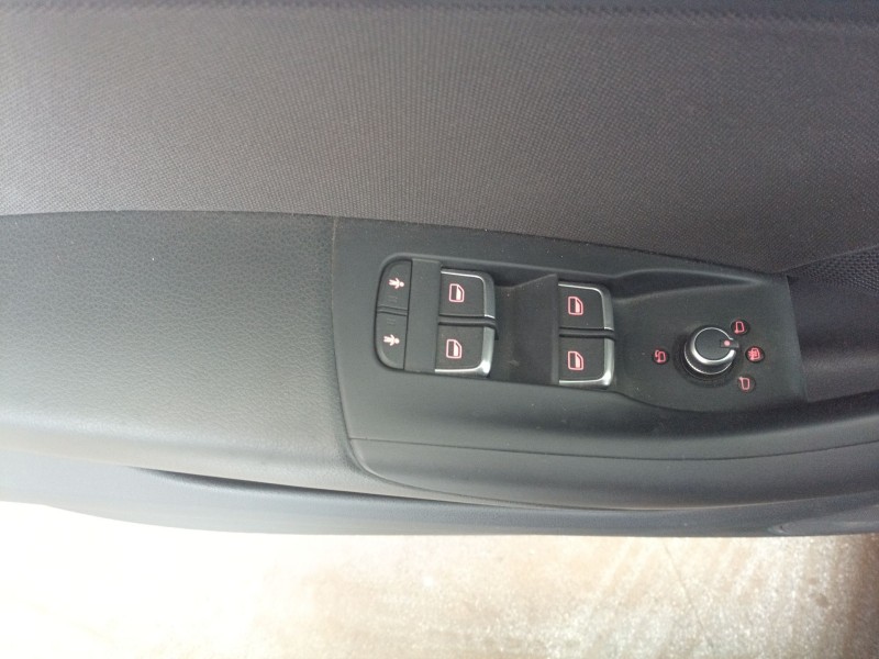 Recambio de mando elevalunas delantero izquierdo para audi q3 (8ug) attraction quattro referencia OEM IAM   