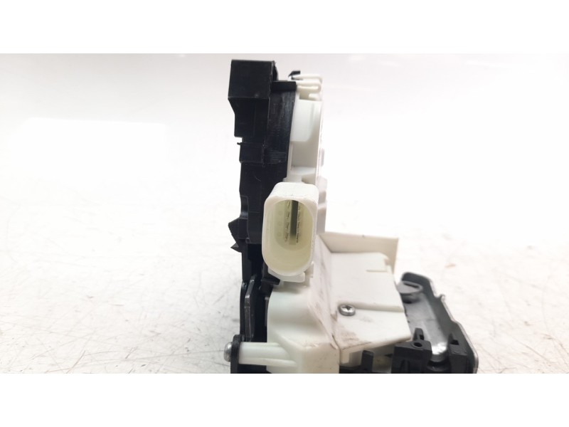 Recambio de cerradura puerta trasera izquierda para audi q7 4mg referencia OEM IAM 4G0839015L  