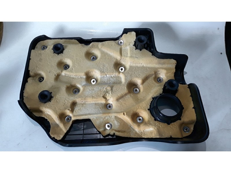 Recambio de tapa motor para ssangyong tivoli urban 4x2 referencia OEM IAM A1740101014  