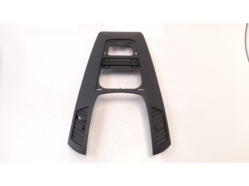 Recambio de moldura para opel zafira b 1.7 16v cdti referencia OEM IAM 13150253  